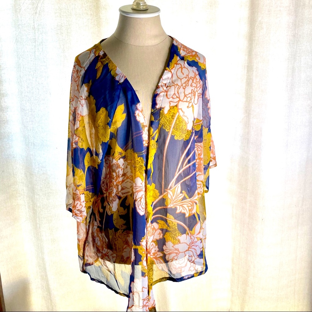 Women’s Style & Co Short Sleeve Kimono. Size PL